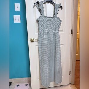 SALE☘️Old Navy Green Gingham Smocked Midi Dress